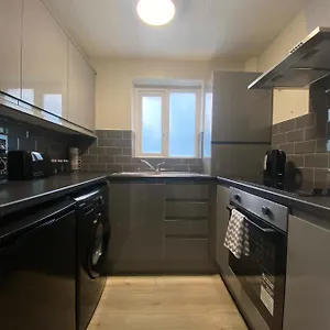  Holiday home Hosted By Ryan - 1 Bedroom House